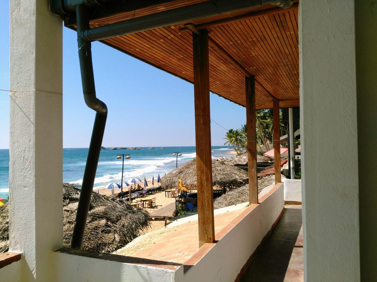 Sunnys Beach Guest House Hikkaduwa Eksteriør billede