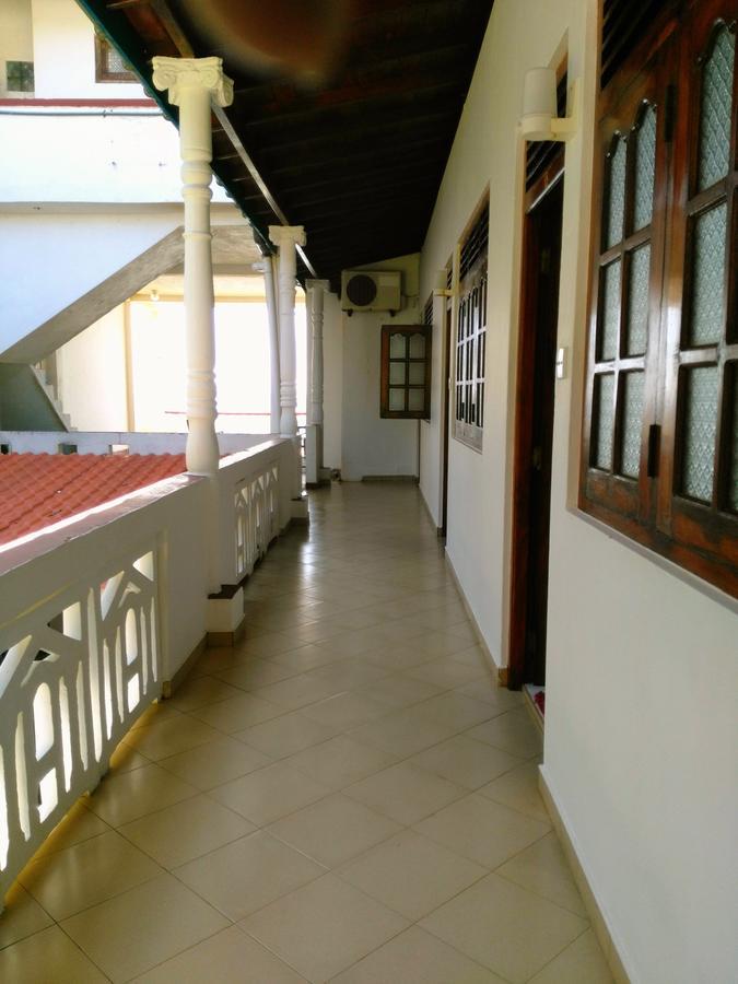 Sunnys Beach Guest House Hikkaduwa Eksteriør billede