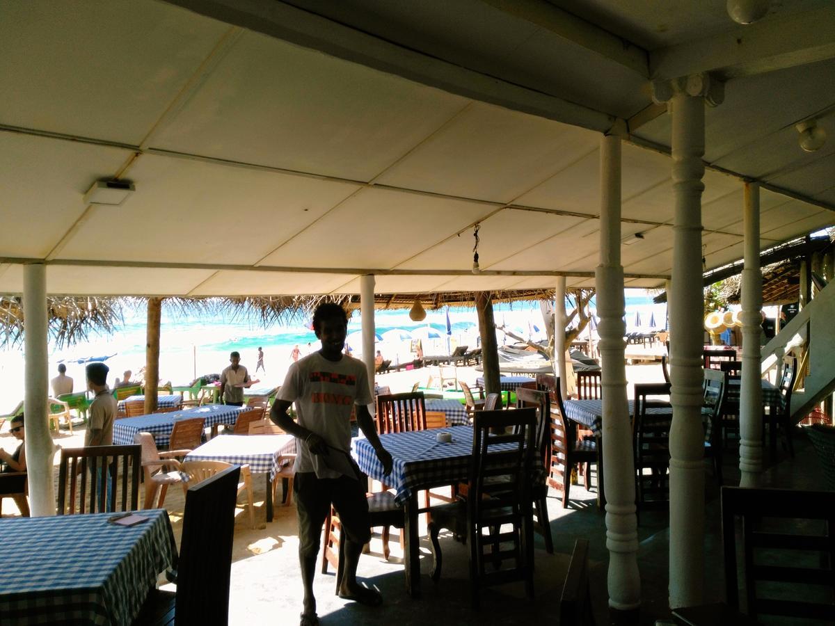 Sunnys Beach Guest House Hikkaduwa Eksteriør billede