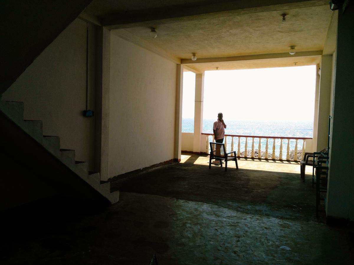 Sunnys Beach Guest House Hikkaduwa Eksteriør billede